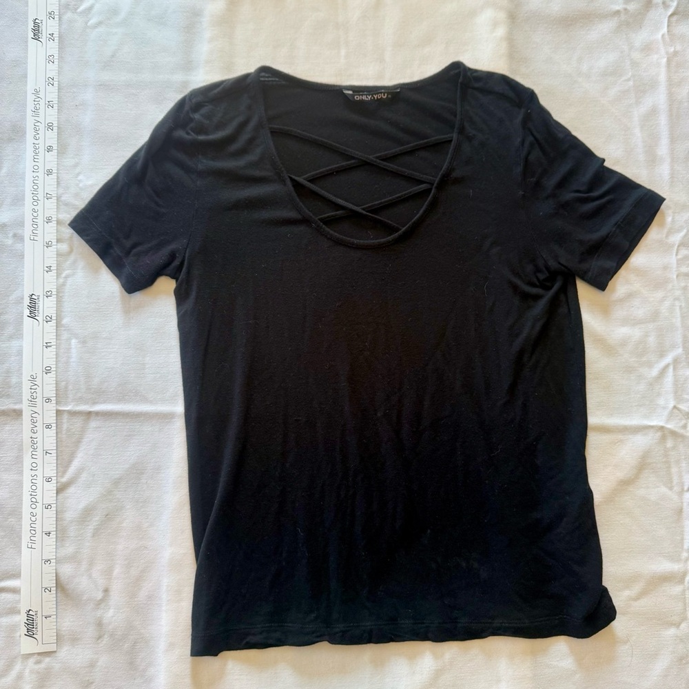 Elegant Black Crisscross Short Sleeve Top